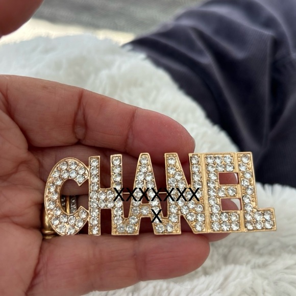 UNISEX RHINESTONE LETTER BROOCH IN GOLD OR SILVER NWOT - Picture 2 of 6